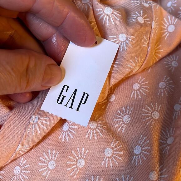 NWT Gap size XL Favorite Tee in peach sunrise pattern. - Picture 6 of 7